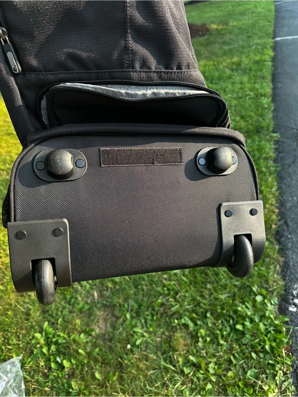 Samsonite Black and Dark Gray Rolling Men's Backpack